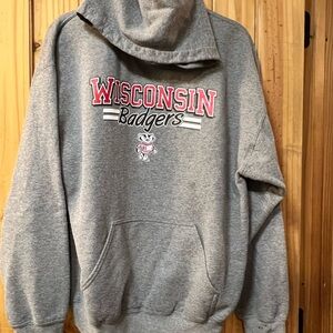 Gildan Gray Wisconsin Badgers Hoodie